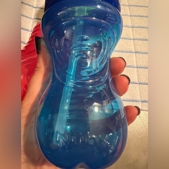 3 Nuby straw cups - Picture 5 of 8